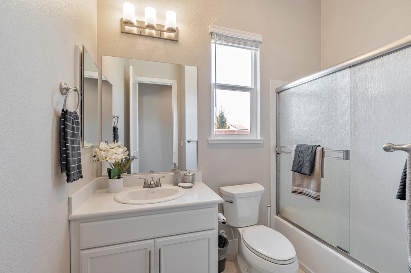Detail Gallery Image 33 of 47 For 2408 Dilip Dr, Manteca,  CA 95337 - 3 Beds | 2 Baths