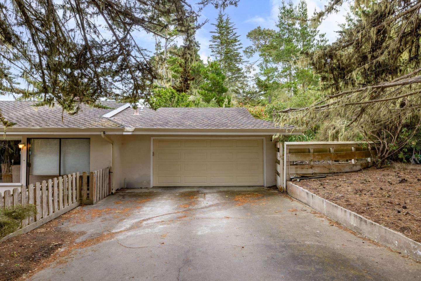 Detail Gallery Image 10 of 46 For 2921 Madrone Ln, Pebble Beach,  CA 93953 - 3 Beds | 2 Baths