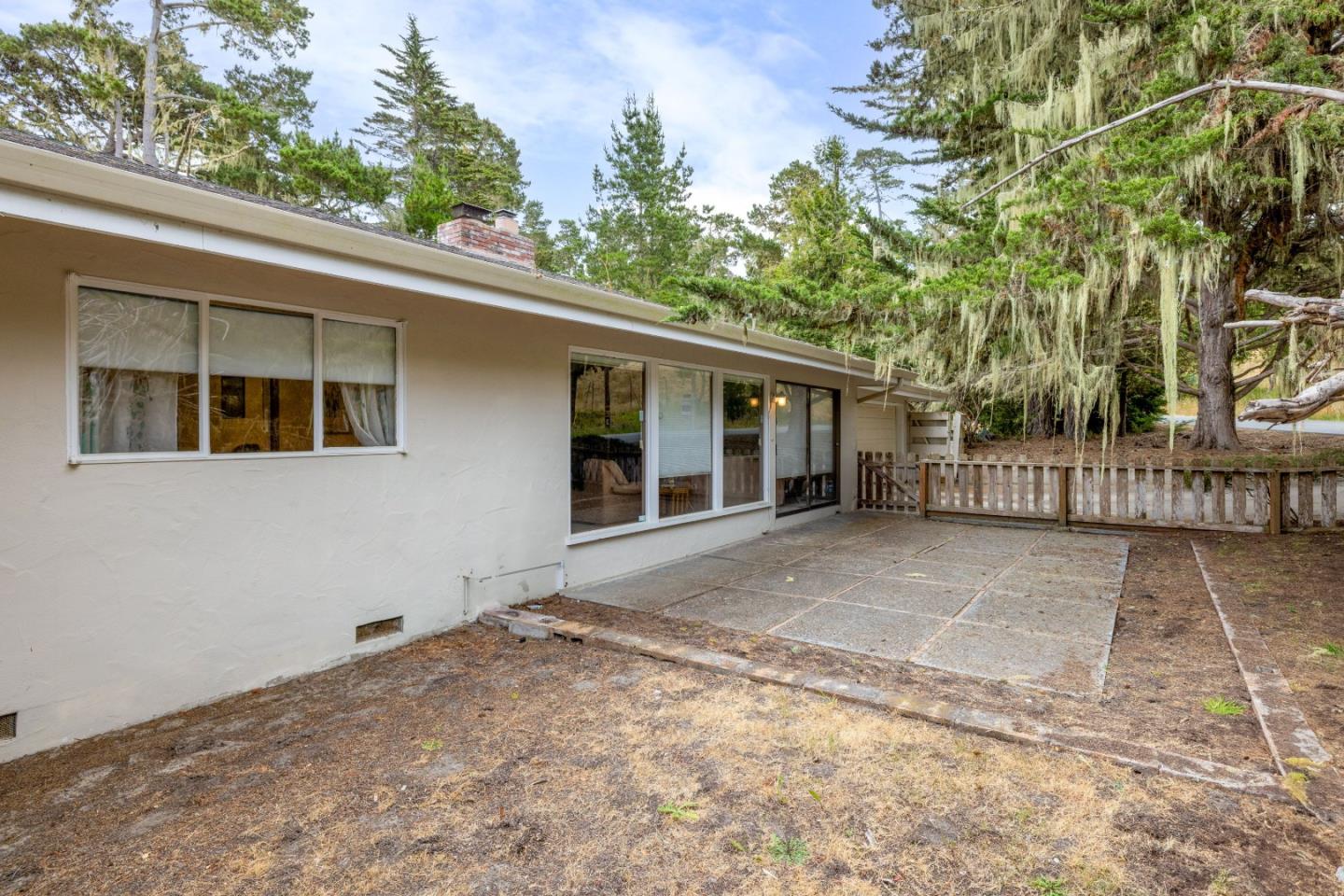 Detail Gallery Image 13 of 46 For 2921 Madrone Ln, Pebble Beach,  CA 93953 - 3 Beds | 2 Baths