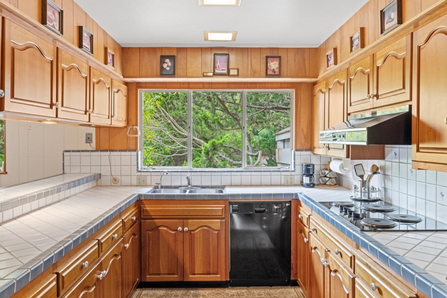 Detail Gallery Image 21 of 46 For 2921 Madrone Ln, Pebble Beach,  CA 93953 - 3 Beds | 2 Baths