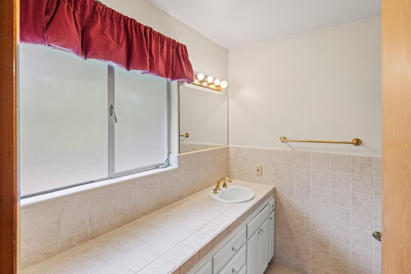 Detail Gallery Image 42 of 46 For 2921 Madrone Ln, Pebble Beach,  CA 93953 - 3 Beds | 2 Baths