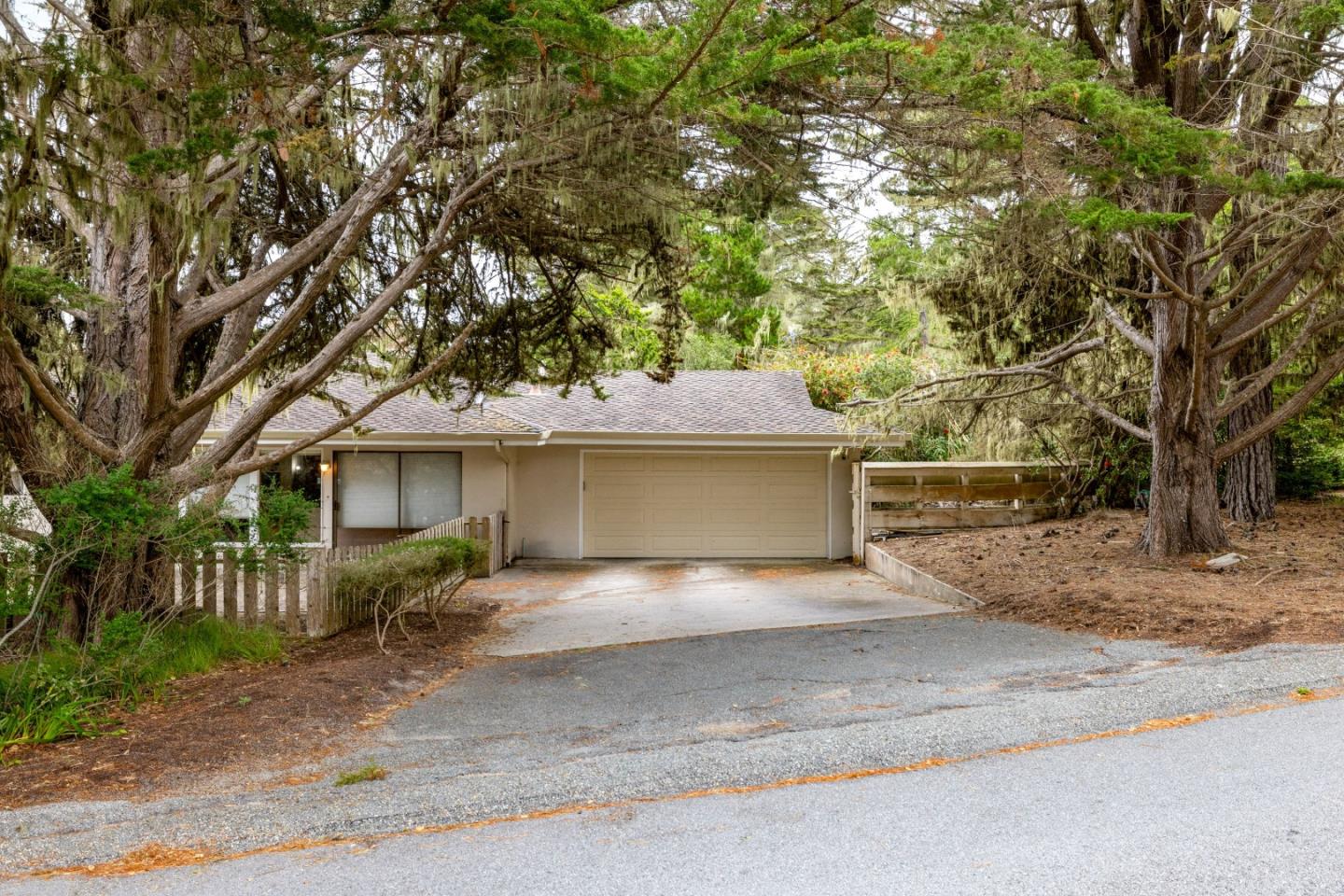 Detail Gallery Image 8 of 46 For 2921 Madrone Ln, Pebble Beach,  CA 93953 - 3 Beds | 2 Baths