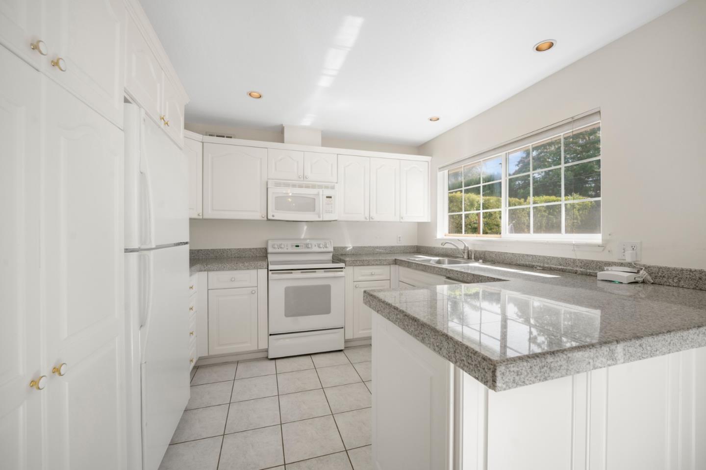 Detail Gallery Image 3 of 25 For 5512 Leigh Ave, San Jose,  CA 95124 - 3 Beds | 2 Baths