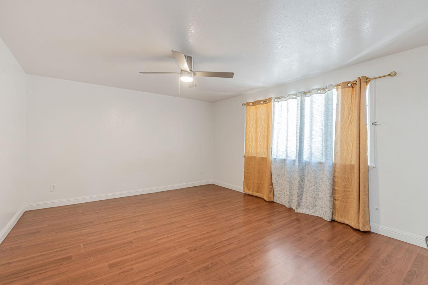 Detail Gallery Image 13 of 38 For 2525 Montclair St, Stockton,  CA 95205 - 4 Beds | 2 Baths