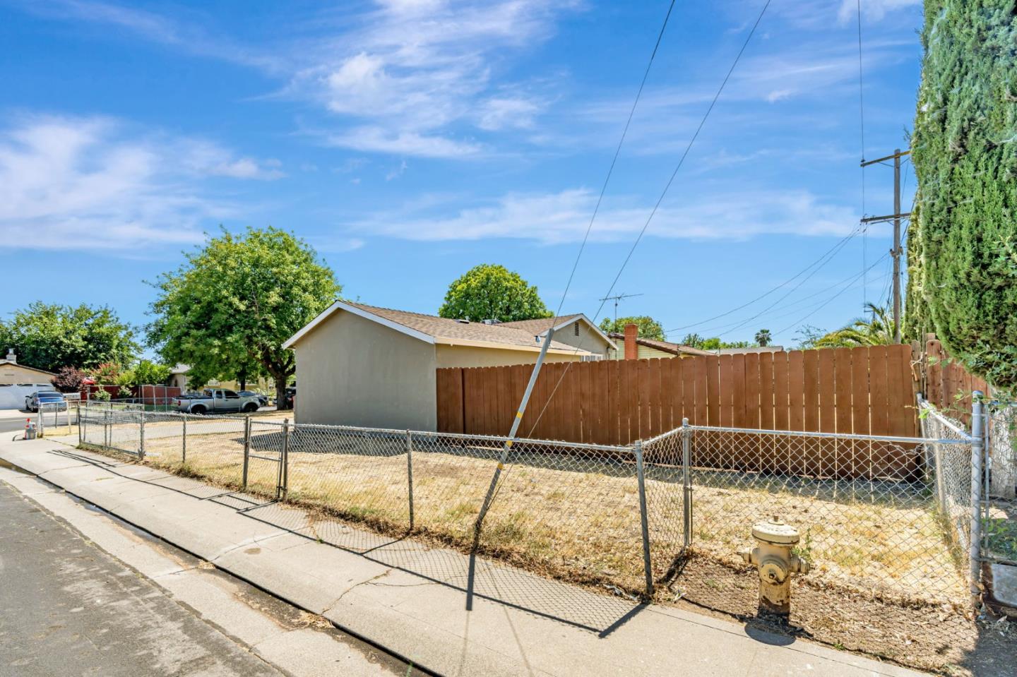 Detail Gallery Image 36 of 38 For 2525 Montclair St, Stockton,  CA 95205 - 4 Beds | 2 Baths