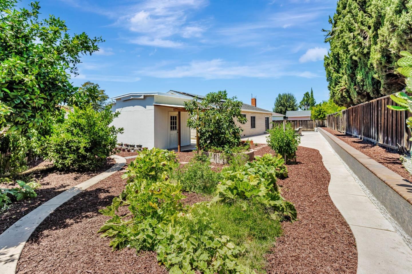 Detail Gallery Image 39 of 43 For 2830 Gavilan Ct, San Jose,  CA 95148 - 5 Beds | 3 Baths