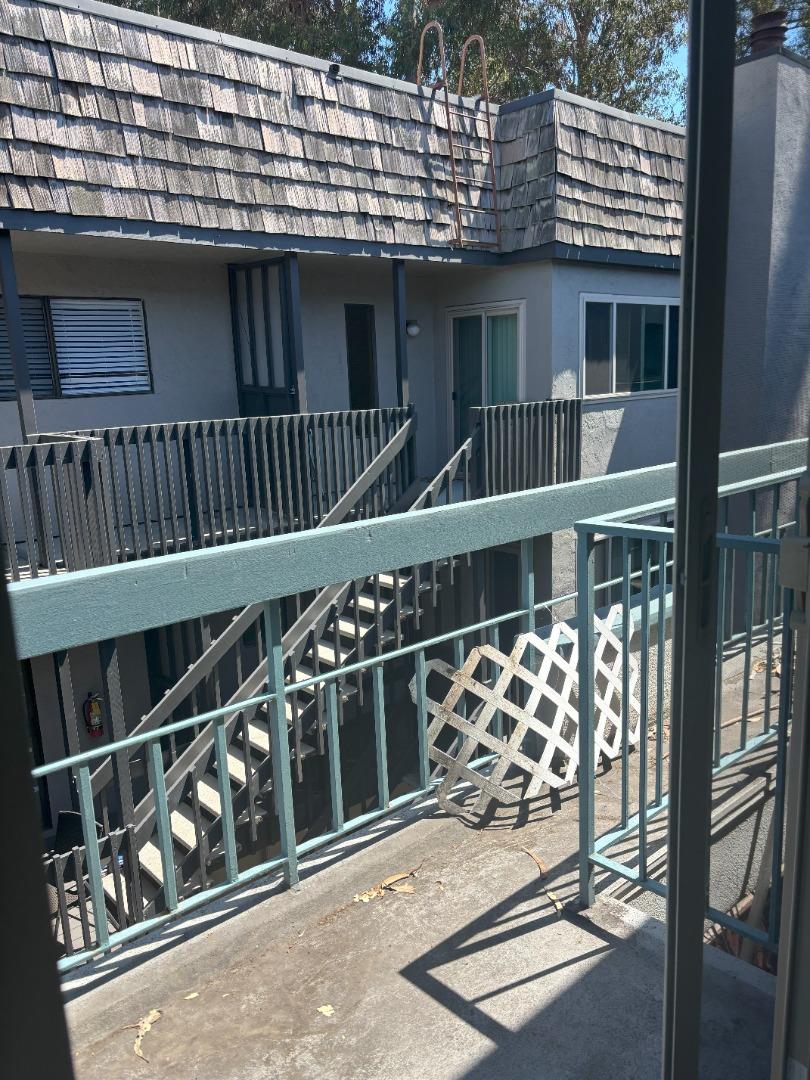 Detail Gallery Image 13 of 19 For 80 El Camino Real #H,  Burlingame,  CA 94010 - 2 Beds | 1 Baths