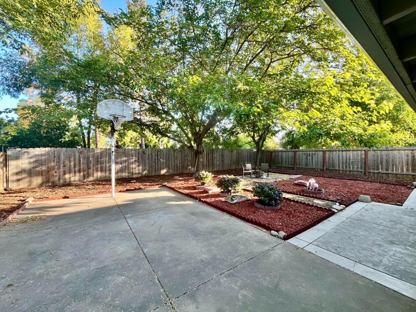 Detail Gallery Image 15 of 20 For 137 Diablo Ct, Pleasant Hill,  CA 94523 - 3 Beds | 1 Baths