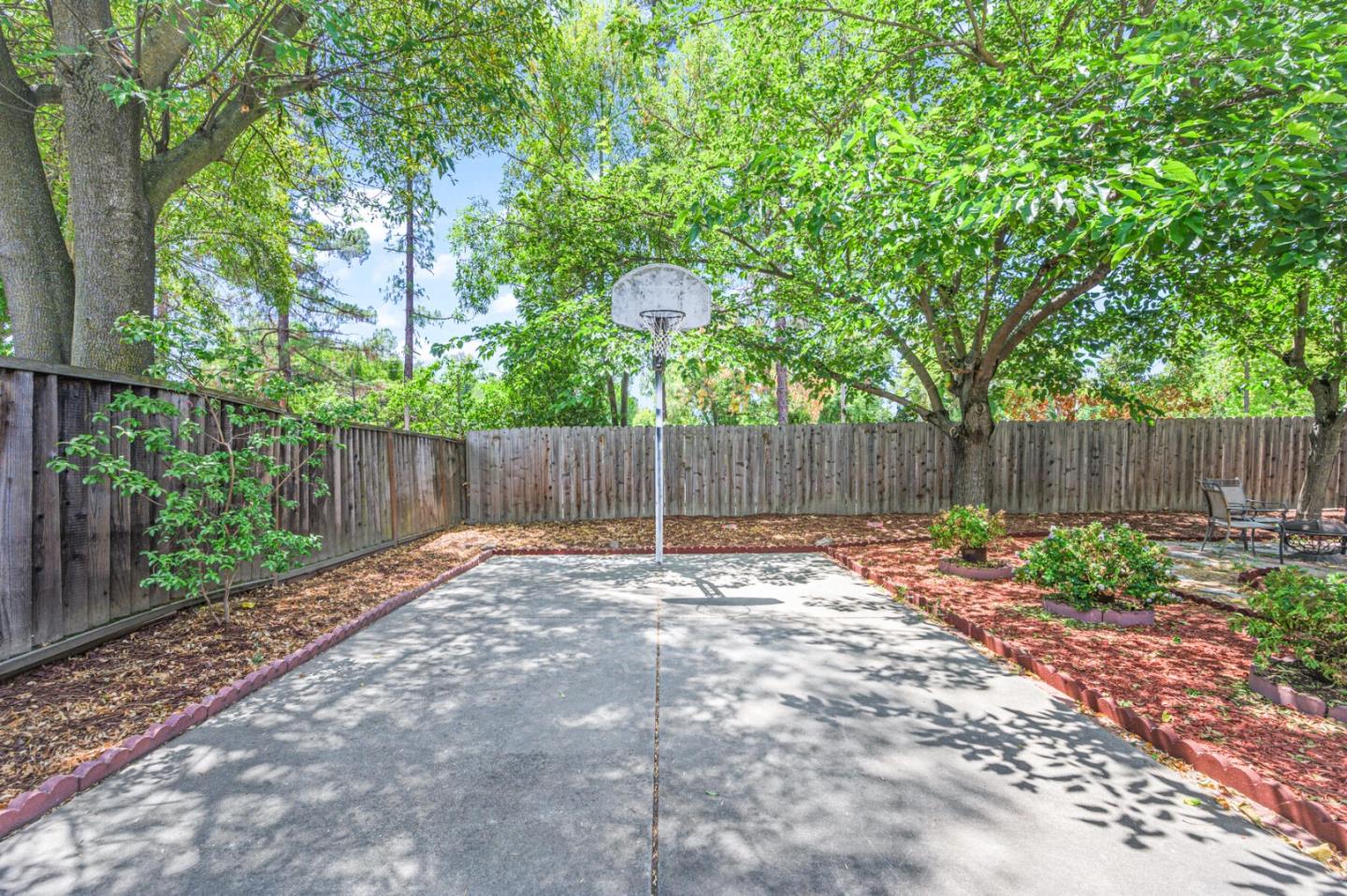 Detail Gallery Image 25 of 33 For 137 Diablo Ct, Pleasant Hill,  CA 94523 - 3 Beds | 1 Baths