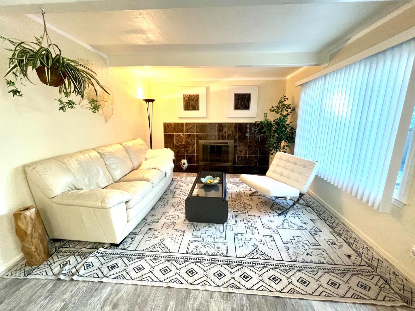 Detail Gallery Image 3 of 20 For 137 Diablo Ct, Pleasant Hill,  CA 94523 - 3 Beds | 1 Baths