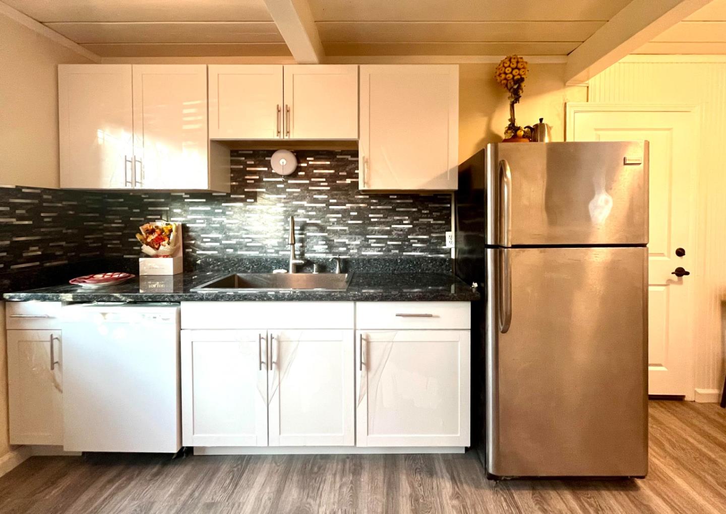 Detail Gallery Image 6 of 20 For 137 Diablo Ct, Pleasant Hill,  CA 94523 - 3 Beds | 1 Baths