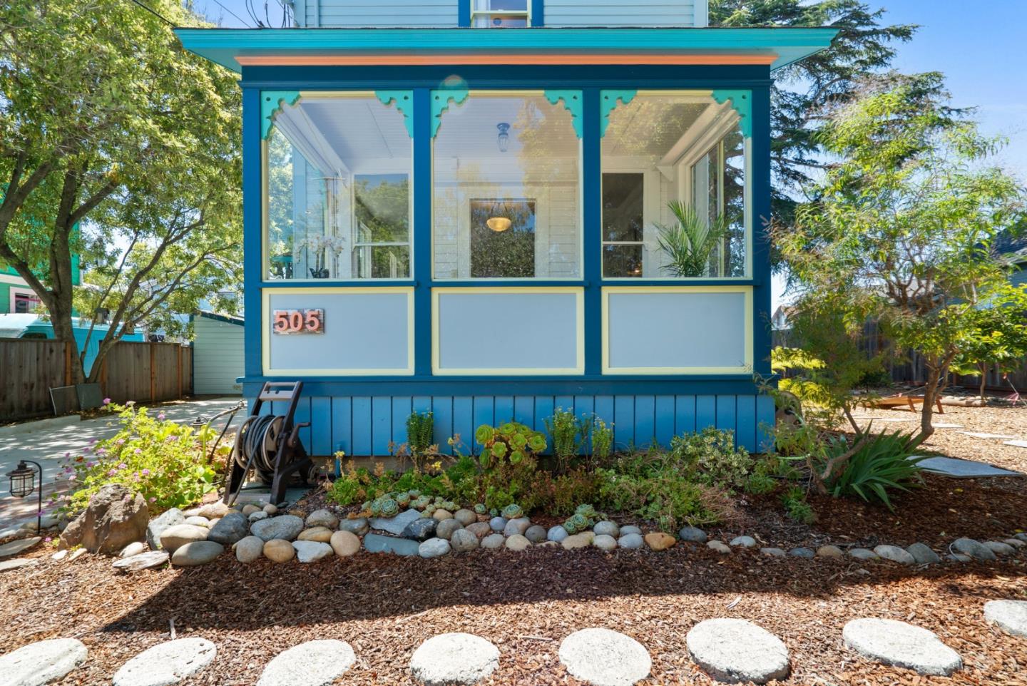 Detail Gallery Image 3 of 57 For 505 Cayuga St, Santa Cruz,  CA 95062 - 3 Beds | 1/1 Baths