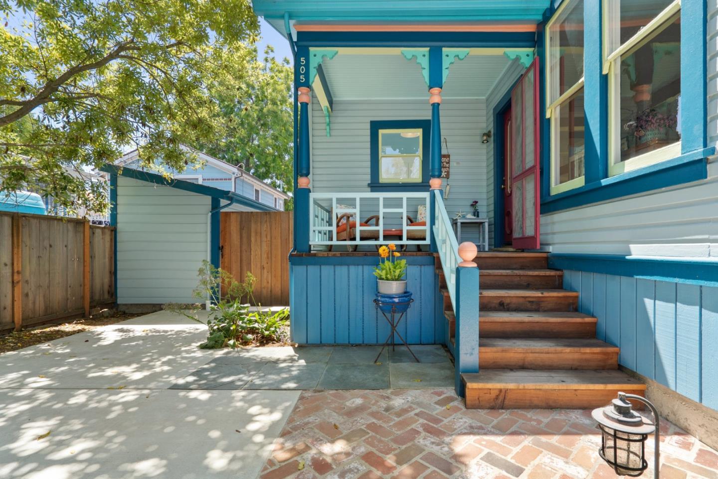 Detail Gallery Image 4 of 57 For 505 Cayuga St, Santa Cruz,  CA 95062 - 3 Beds | 1/1 Baths
