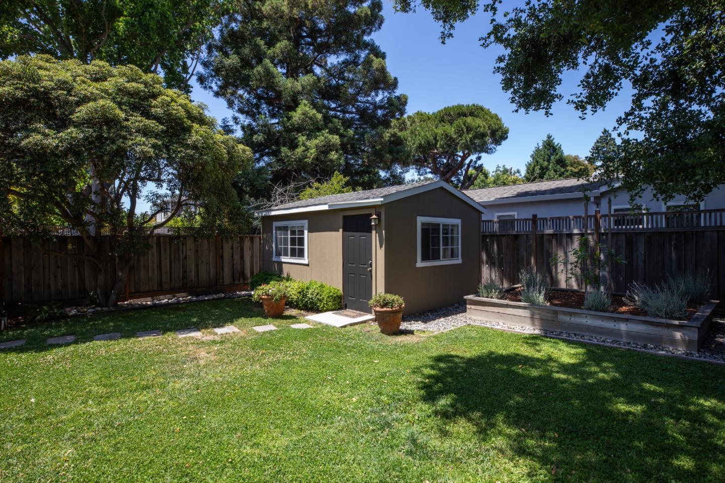 Detail Gallery Image 17 of 17 For 819 Laurel Ave, Menlo Park,  CA 94025 - 3 Beds | 2 Baths