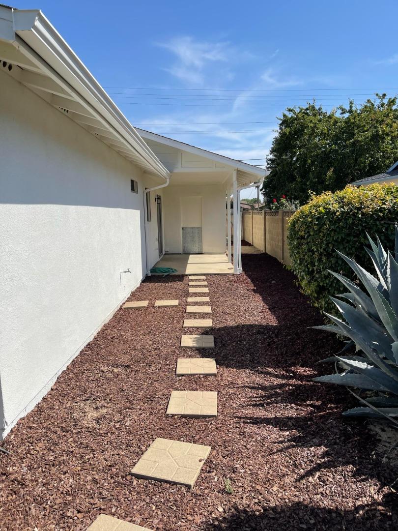 Detail Gallery Image 14 of 16 For 4438 W Feemster Ave, Visalia,  CA 93277 - 3 Beds | 2 Baths