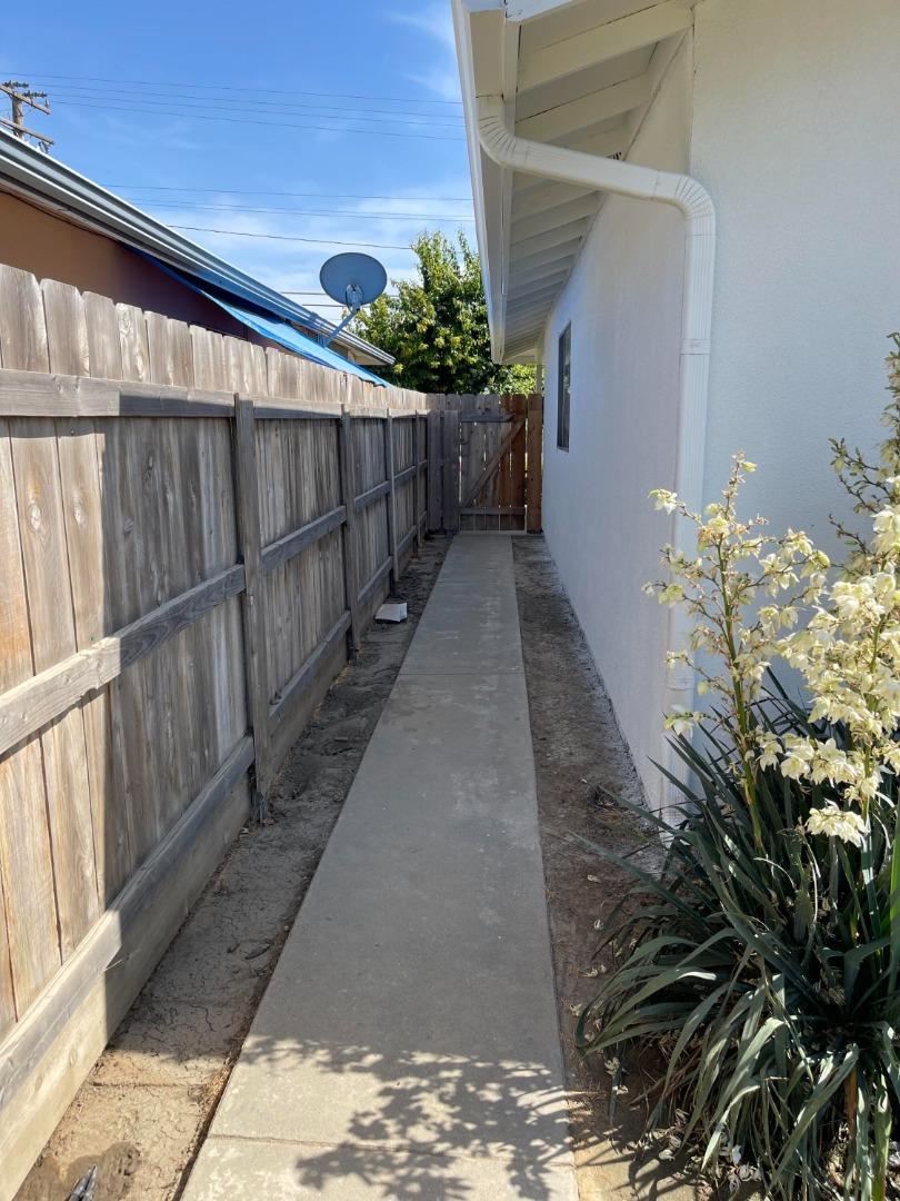 Detail Gallery Image 15 of 16 For 4438 W Feemster Ave, Visalia,  CA 93277 - 3 Beds | 2 Baths