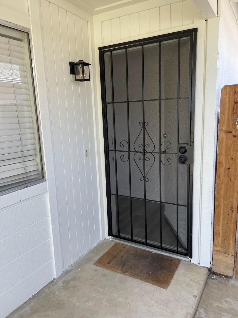 Detail Gallery Image 2 of 16 For 4438 W Feemster Ave, Visalia,  CA 93277 - 3 Beds | 2 Baths