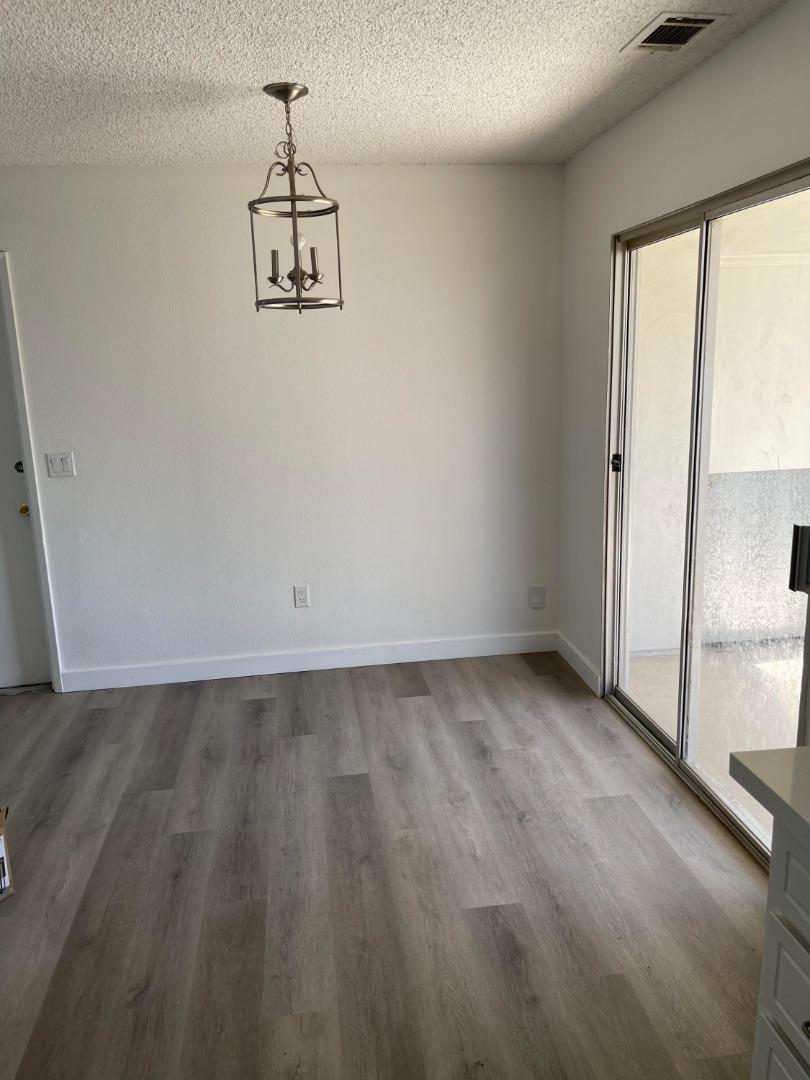 Detail Gallery Image 4 of 16 For 4438 W Feemster Ave, Visalia,  CA 93277 - 3 Beds | 2 Baths