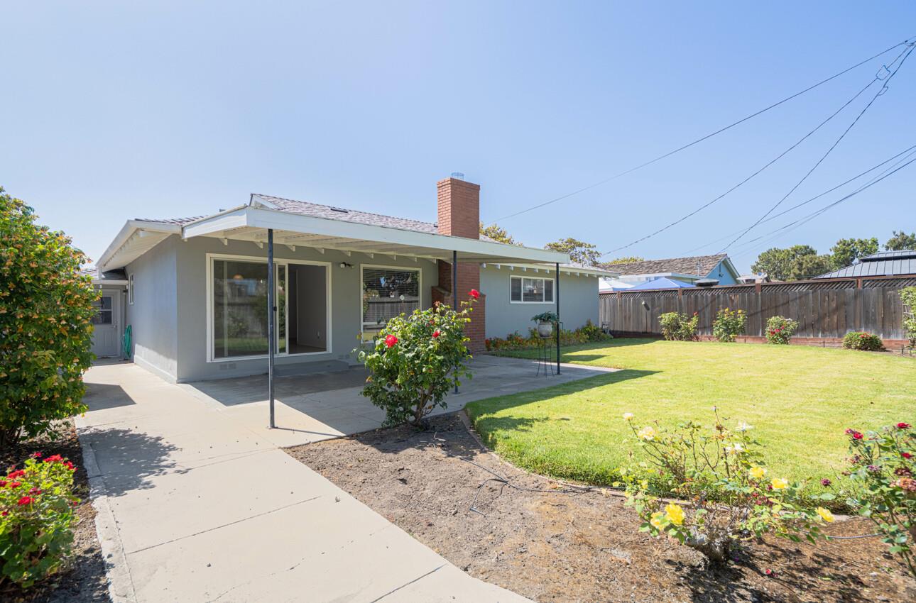 Detail Gallery Image 10 of 34 For 1223 Padre Dr, Salinas,  CA 93901 - 3 Beds | 2 Baths