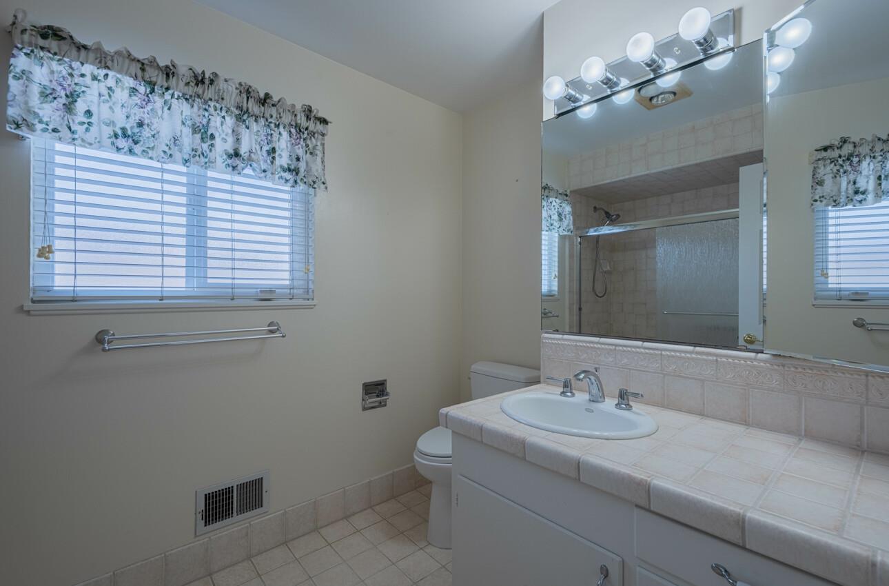 Detail Gallery Image 26 of 34 For 1223 Padre Dr, Salinas,  CA 93901 - 3 Beds | 2 Baths