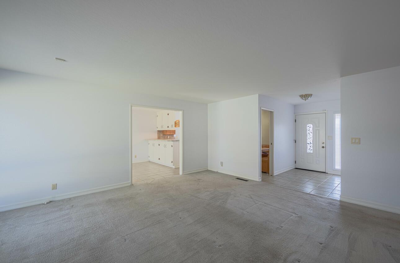 Detail Gallery Image 6 of 34 For 1223 Padre Dr, Salinas,  CA 93901 - 3 Beds | 2 Baths