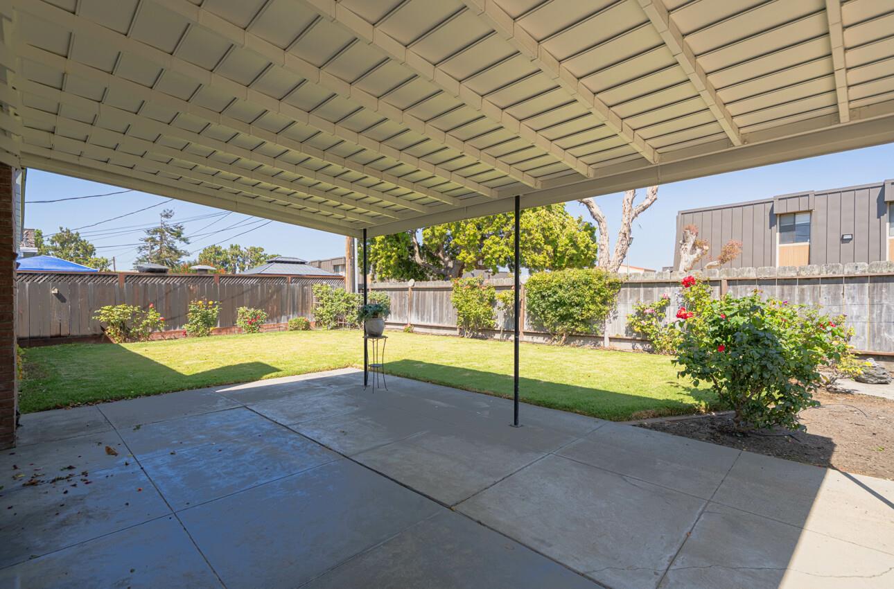 Detail Gallery Image 8 of 34 For 1223 Padre Dr, Salinas,  CA 93901 - 3 Beds | 2 Baths
