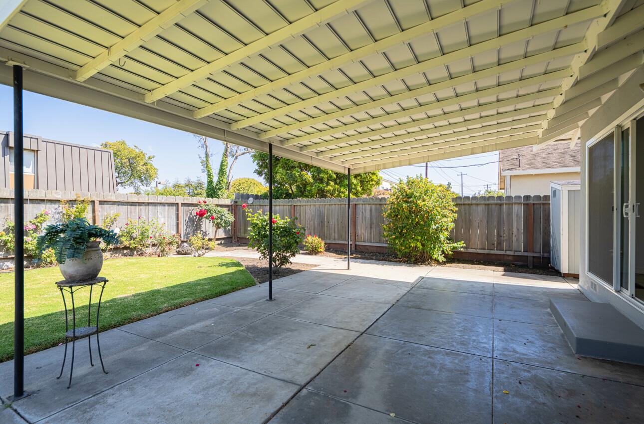 Detail Gallery Image 9 of 34 For 1223 Padre Dr, Salinas,  CA 93901 - 3 Beds | 2 Baths