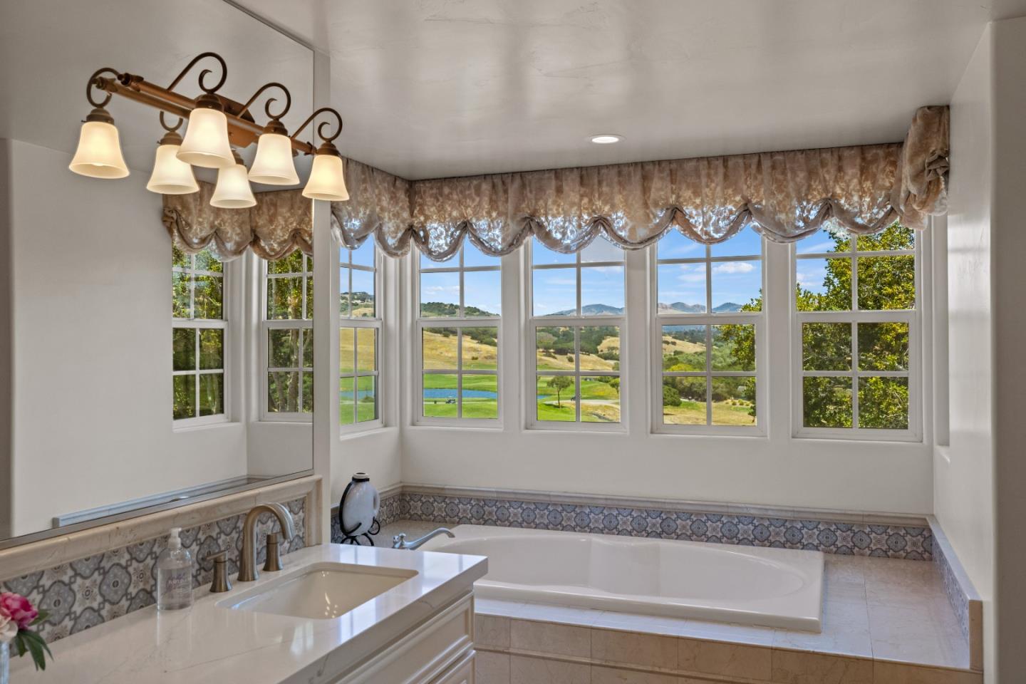 Detail Gallery Image 13 of 33 For 216 Mirasol Way, Monterey,  CA 93940 - 3 Beds | 3/1 Baths