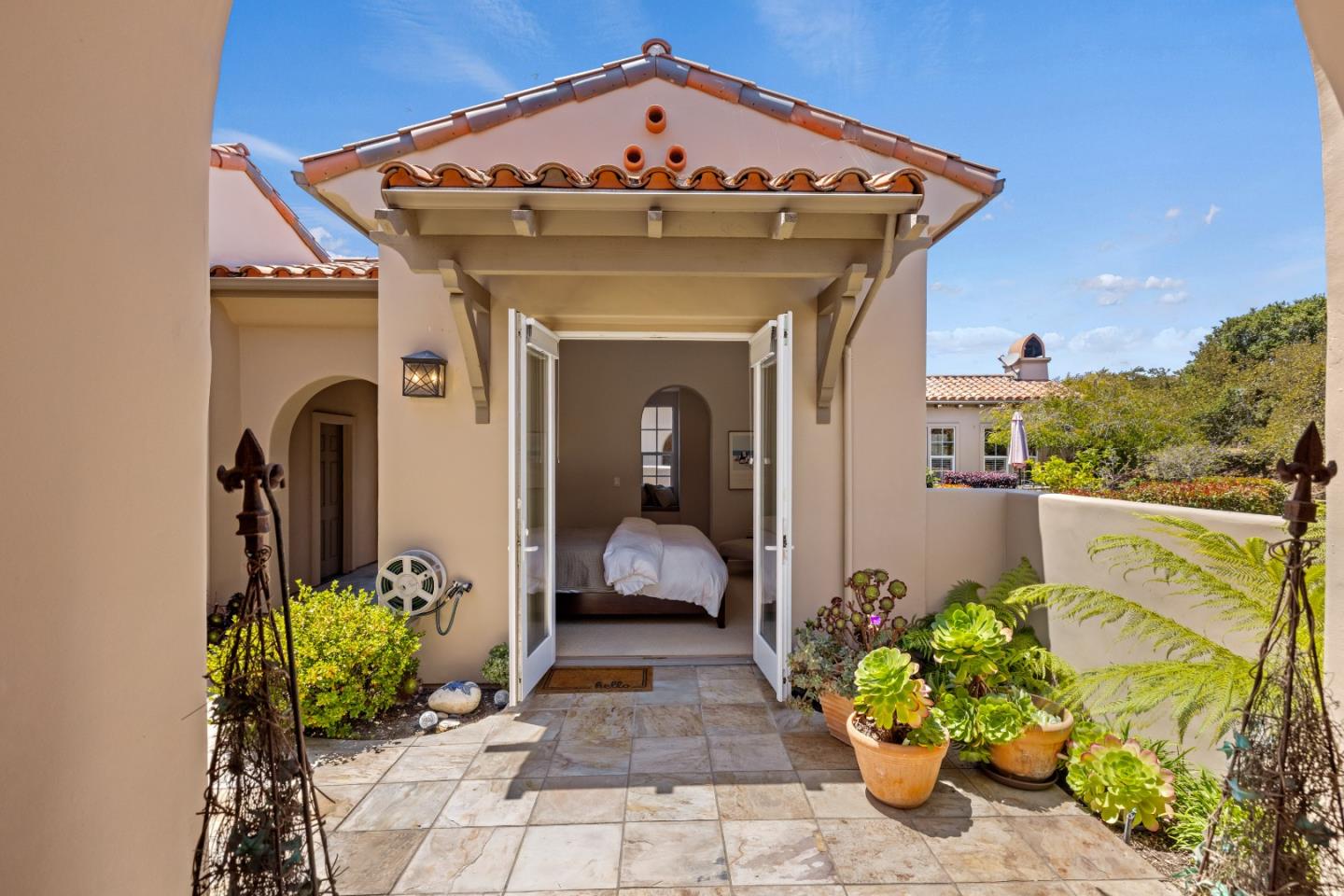 Detail Gallery Image 17 of 33 For 216 Mirasol Way, Monterey,  CA 93940 - 3 Beds | 3/1 Baths