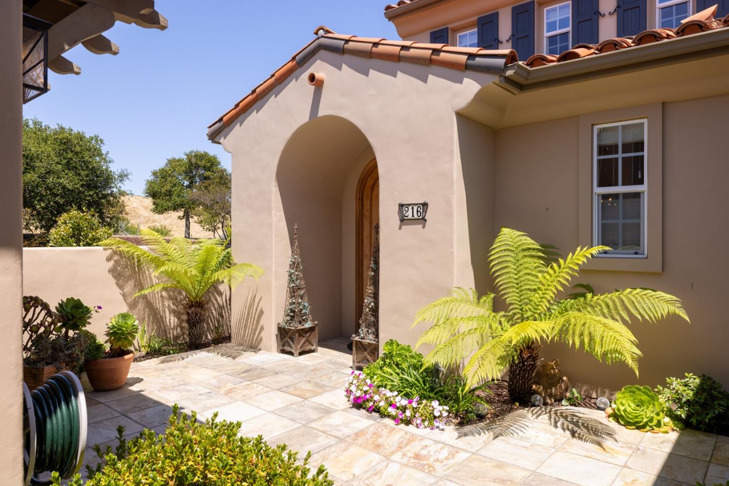 Detail Gallery Image 4 of 33 For 216 Mirasol Way, Monterey,  CA 93940 - 3 Beds | 3/1 Baths