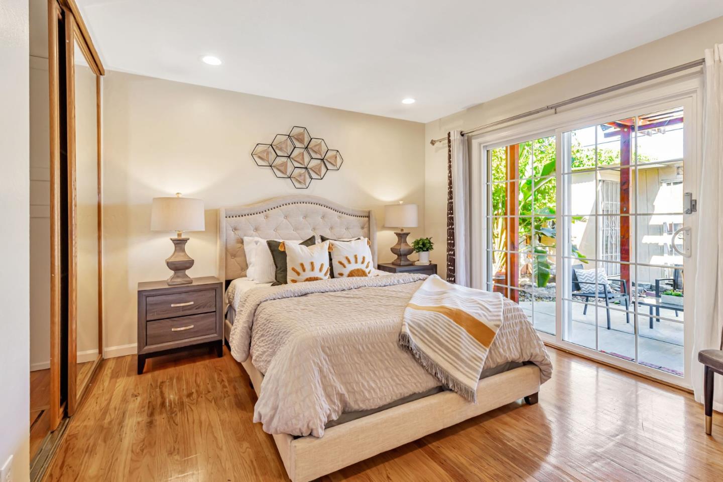 Detail Gallery Image 16 of 28 For 2081 Sheraton Dr, Santa Clara,  CA 95050 - 3 Beds | 2 Baths