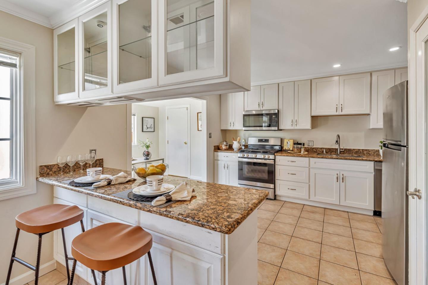 Detail Gallery Image 5 of 28 For 2081 Sheraton Dr, Santa Clara,  CA 95050 - 3 Beds | 2 Baths