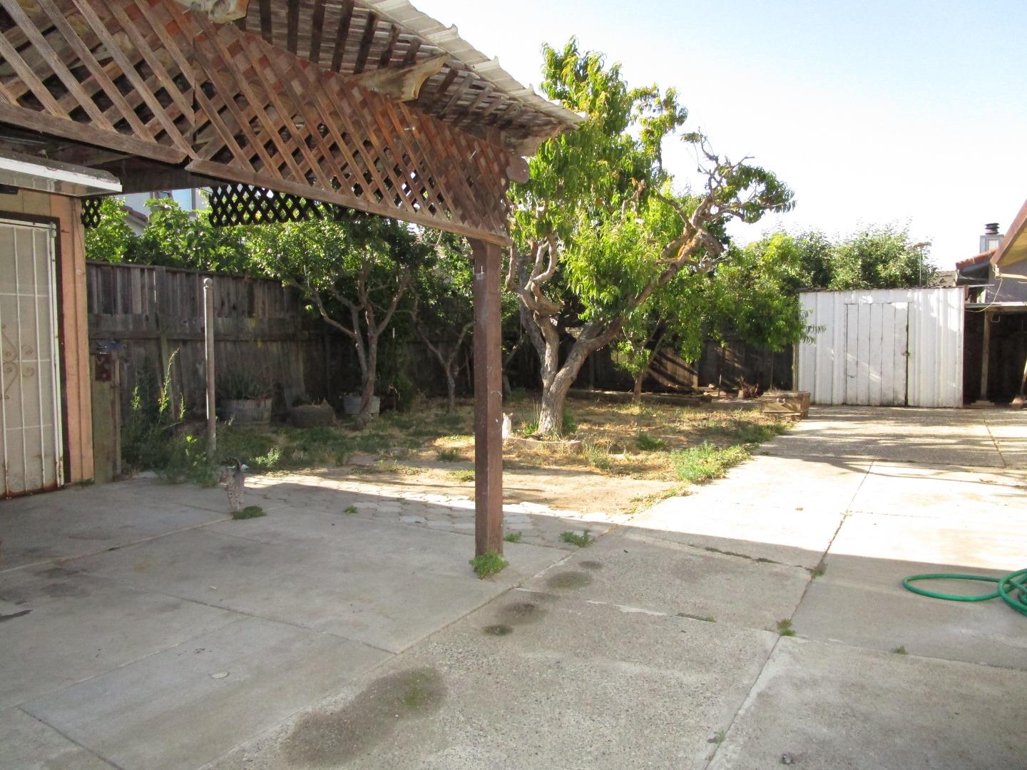 Detail Gallery Image 15 of 18 For 271 Carnoble Dr, Hollister,  CA 95023 - 3 Beds | 2 Baths