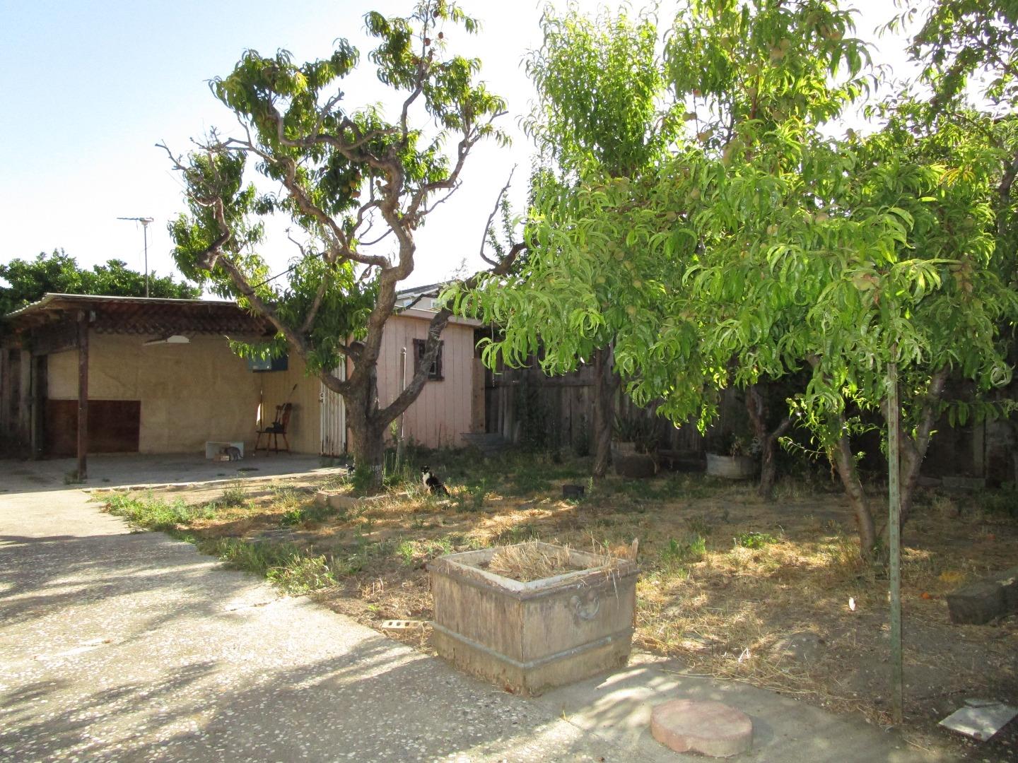 Detail Gallery Image 16 of 18 For 271 Carnoble Dr, Hollister,  CA 95023 - 3 Beds | 2 Baths