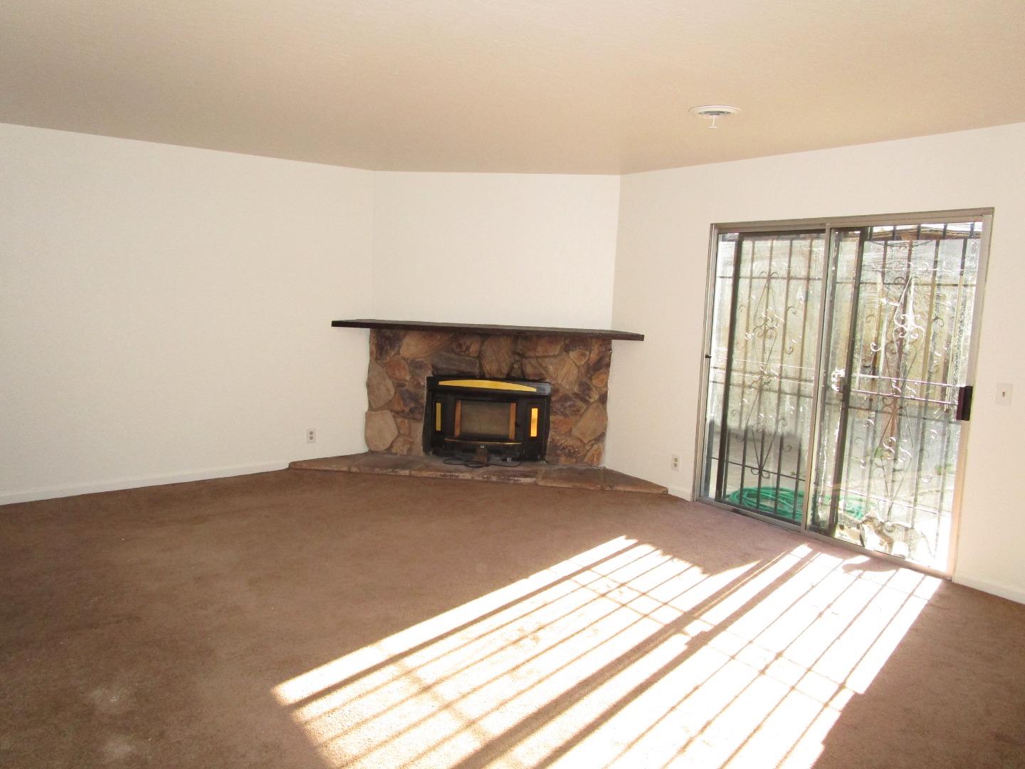 Detail Gallery Image 7 of 18 For 271 Carnoble Dr, Hollister,  CA 95023 - 3 Beds | 2 Baths