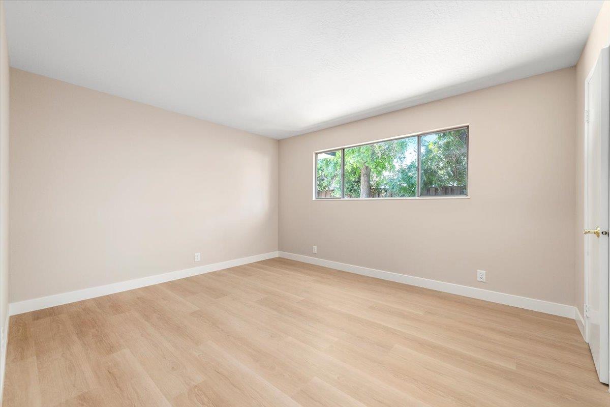 Detail Gallery Image 17 of 27 For 2543 Loomis Dr, San Jose,  CA 95121 - 3 Beds | 2 Baths