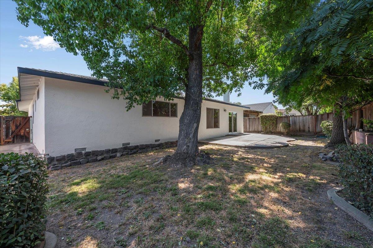 Detail Gallery Image 25 of 27 For 2543 Loomis Dr, San Jose,  CA 95121 - 3 Beds | 2 Baths