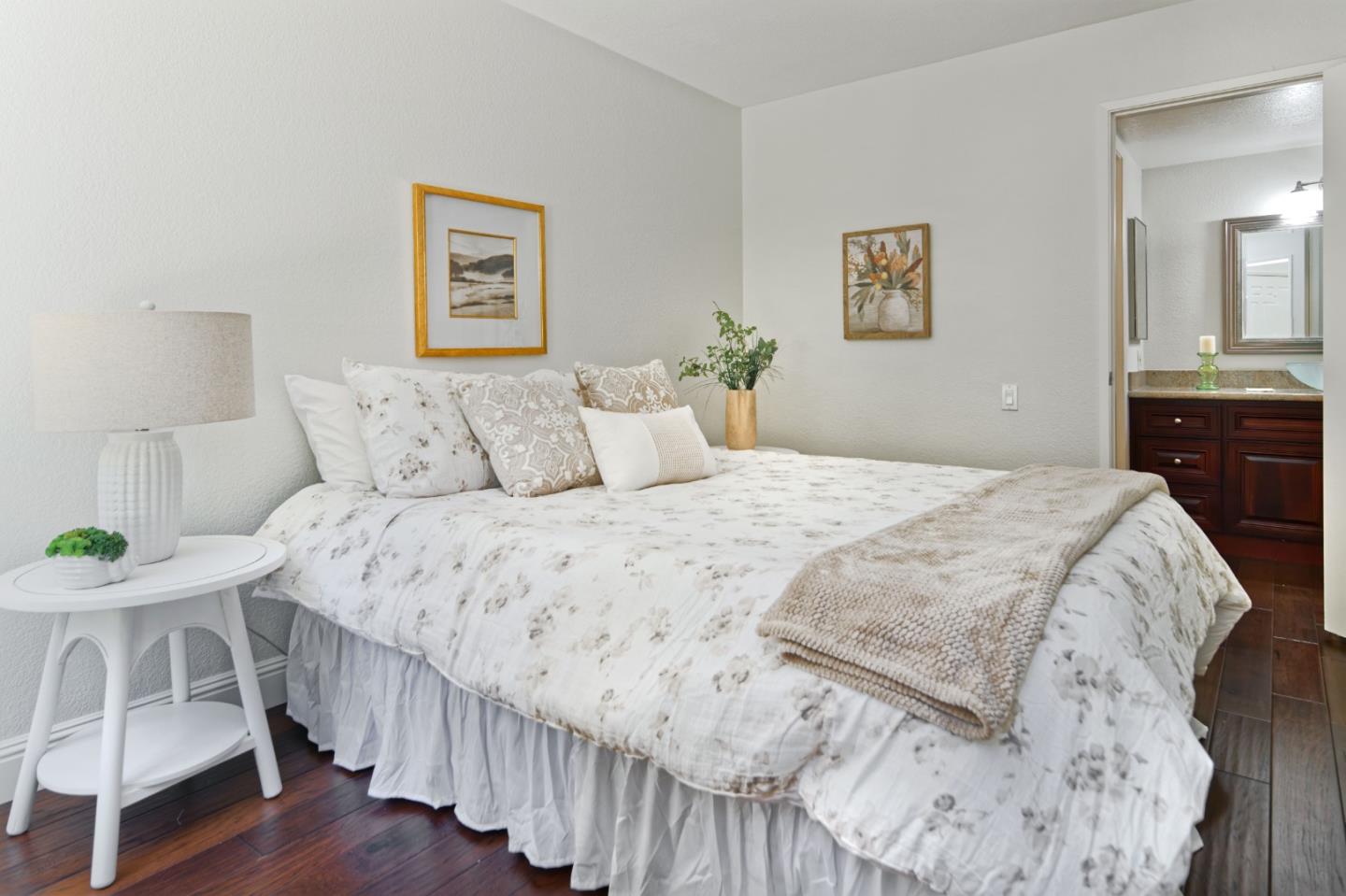 Detail Gallery Image 14 of 30 For 2766 Buena Point Ct, San Jose,  CA 95121 - 2 Beds | 2 Baths