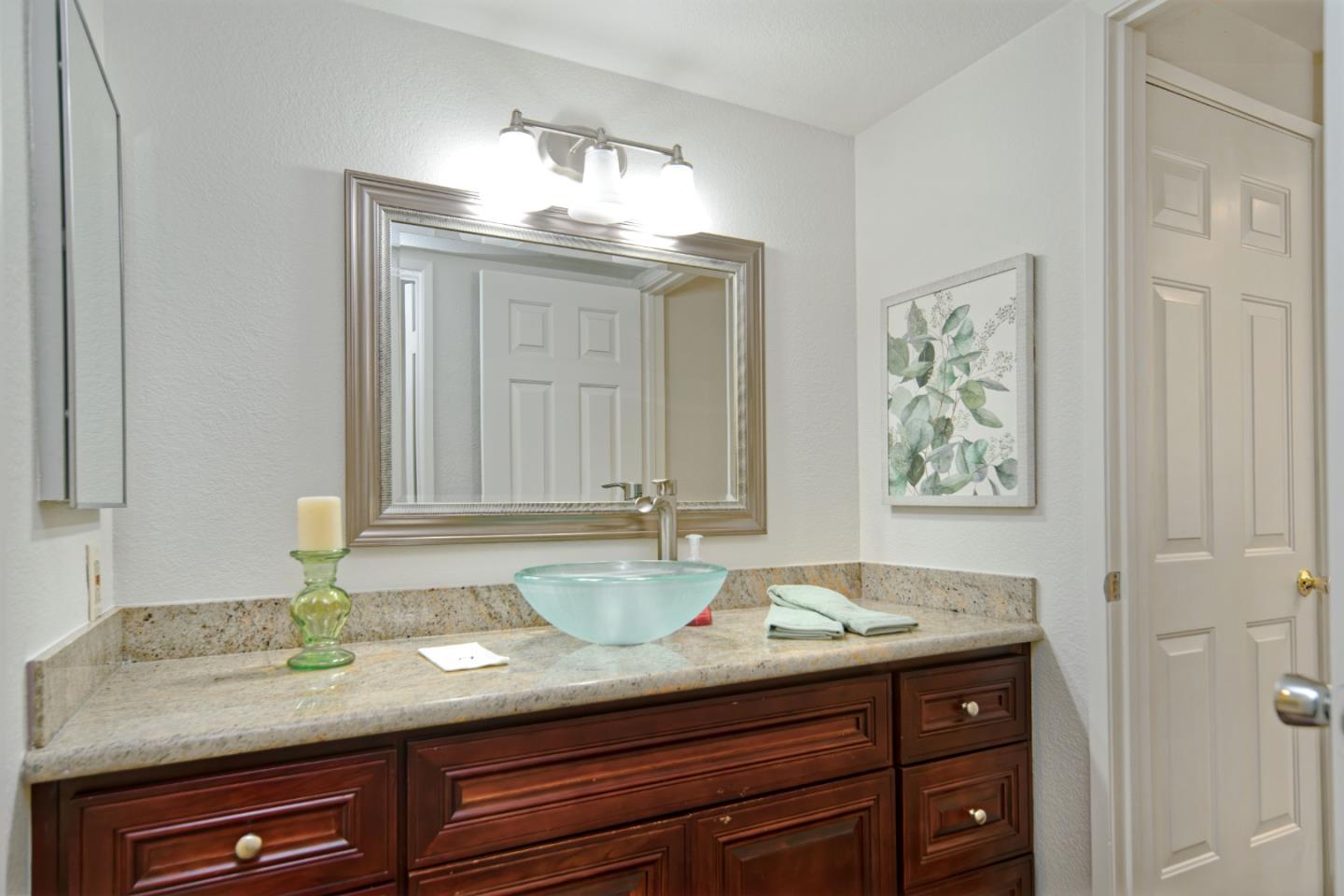 Detail Gallery Image 19 of 30 For 2766 Buena Point Ct, San Jose,  CA 95121 - 2 Beds | 2 Baths