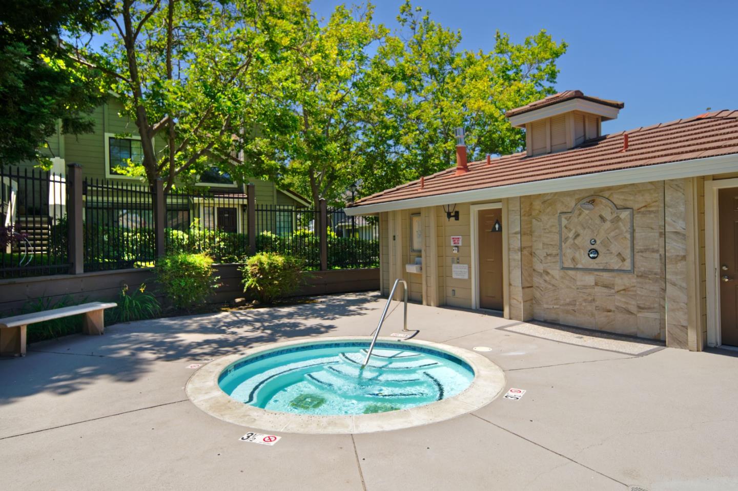 Detail Gallery Image 24 of 30 For 2766 Buena Point Ct, San Jose,  CA 95121 - 2 Beds | 2 Baths