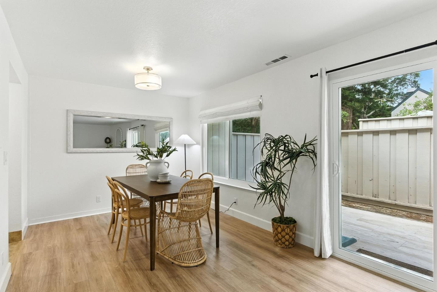 Detail Gallery Image 10 of 32 For 3101 Erin Ln, Santa Cruz,  CA 95065 - 2 Beds | 2/1 Baths