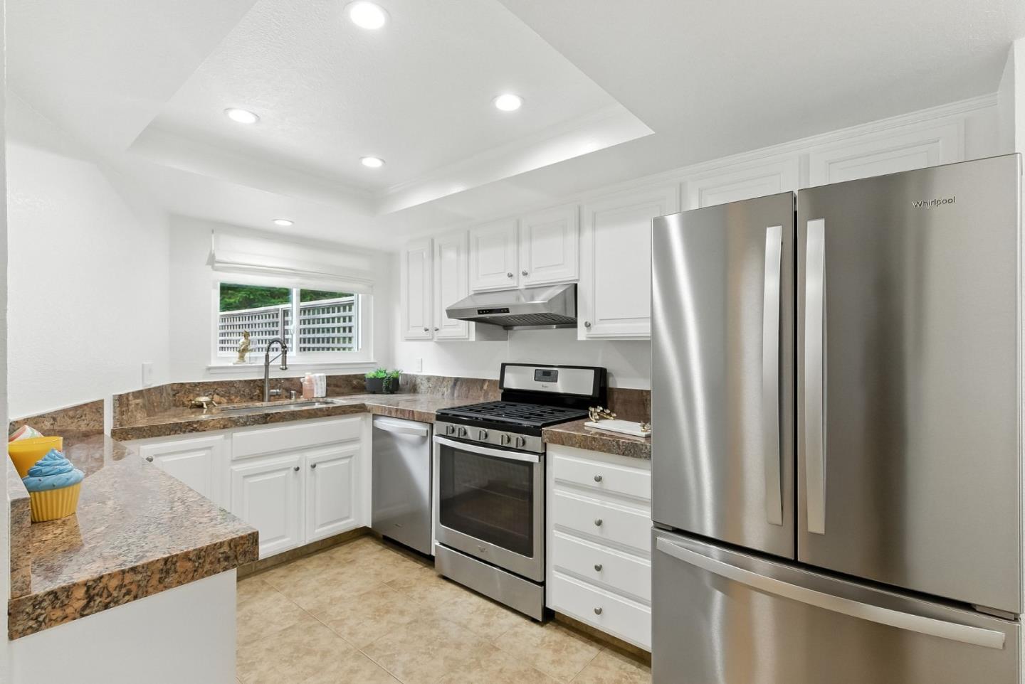 Detail Gallery Image 5 of 32 For 3101 Erin Ln, Santa Cruz,  CA 95065 - 2 Beds | 2/1 Baths