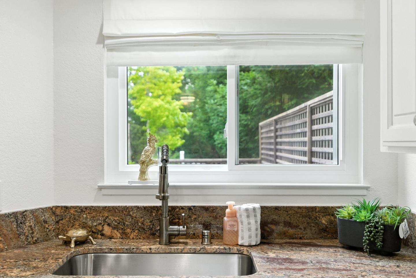 Detail Gallery Image 8 of 32 For 3101 Erin Ln, Santa Cruz,  CA 95065 - 2 Beds | 2/1 Baths