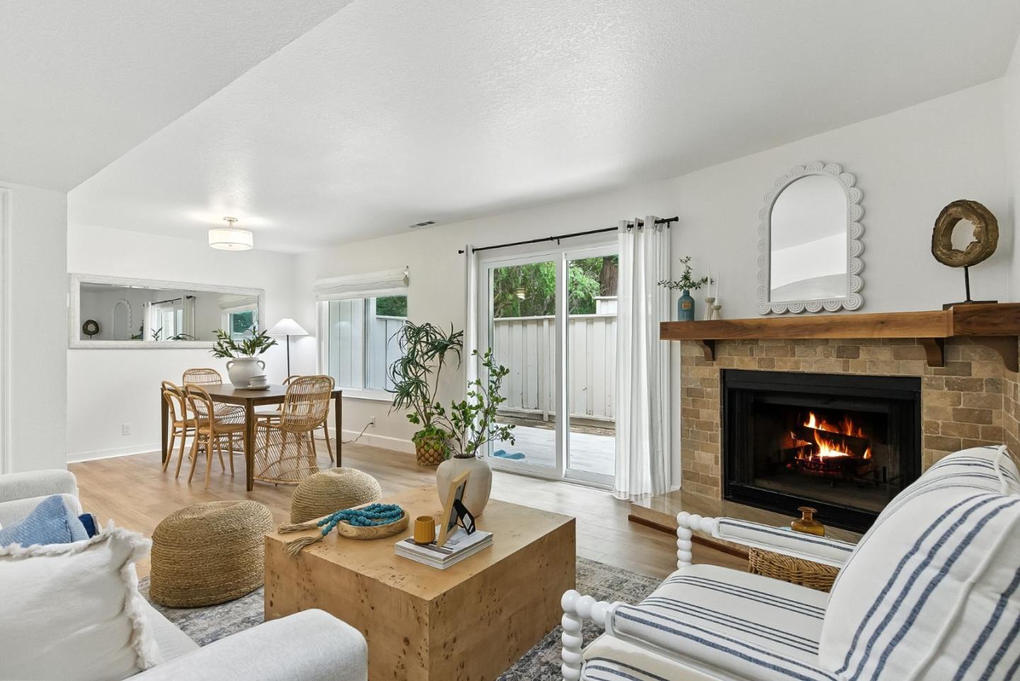 Detail Gallery Image 9 of 32 For 3101 Erin Ln, Santa Cruz,  CA 95065 - 2 Beds | 2/1 Baths