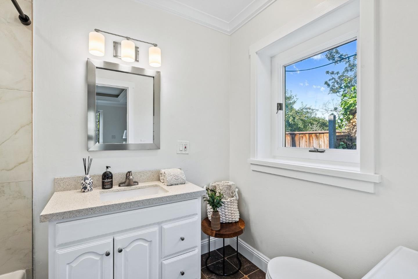 Detail Gallery Image 24 of 69 For 68 Live Oak Rd, Royal Oaks,  CA 95076 - 4 Beds | 3 Baths