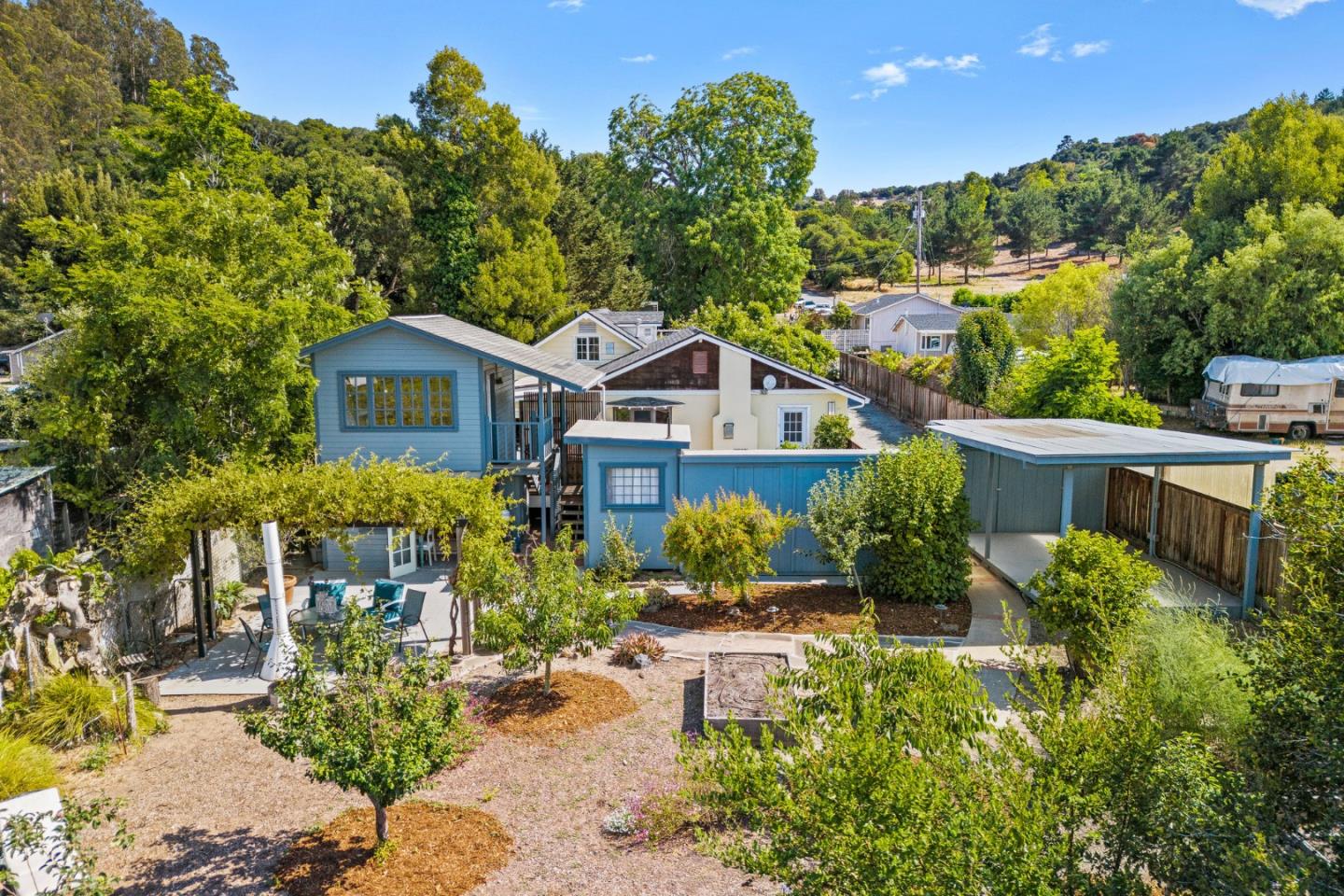 Detail Gallery Image 4 of 69 For 68 Live Oak Rd, Royal Oaks,  CA 95076 - 4 Beds | 3 Baths