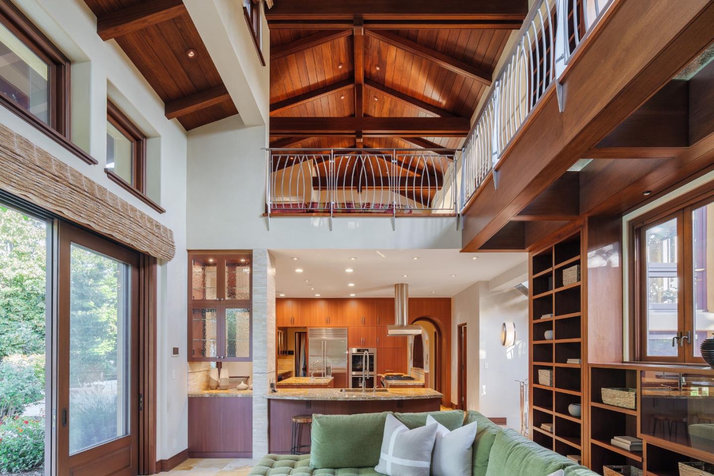 Detail Gallery Image 17 of 49 For 995 Matadero Ave, Palo Alto,  CA 94306 - 4 Beds | 4/2 Baths
