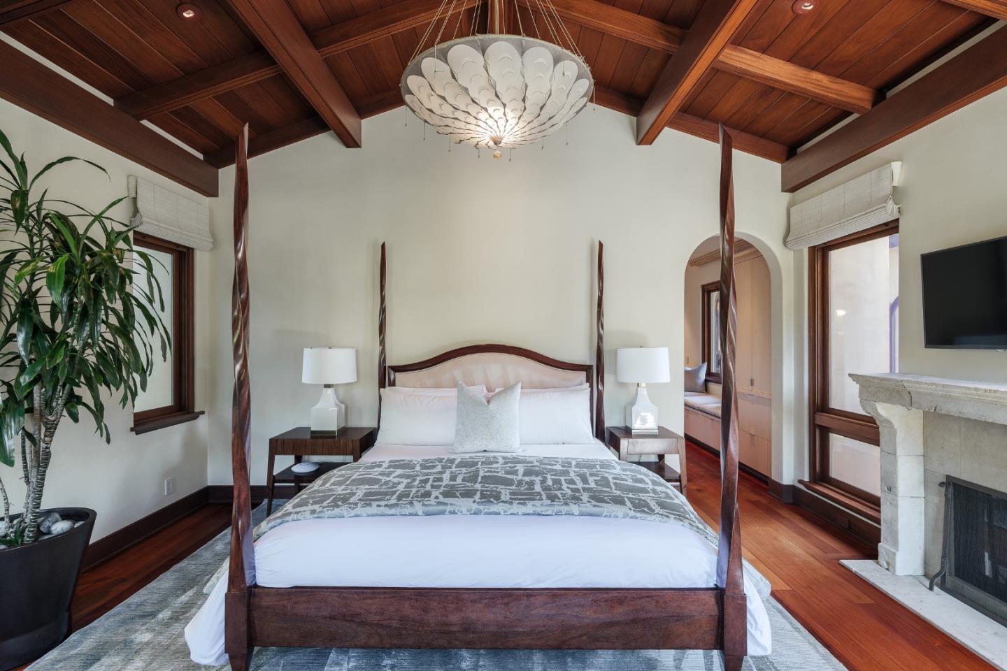 Detail Gallery Image 21 of 49 For 995 Matadero Ave, Palo Alto,  CA 94306 - 4 Beds | 4/2 Baths