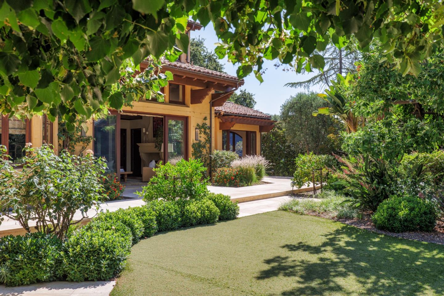 Detail Gallery Image 46 of 49 For 995 Matadero Ave, Palo Alto,  CA 94306 - 4 Beds | 4/2 Baths