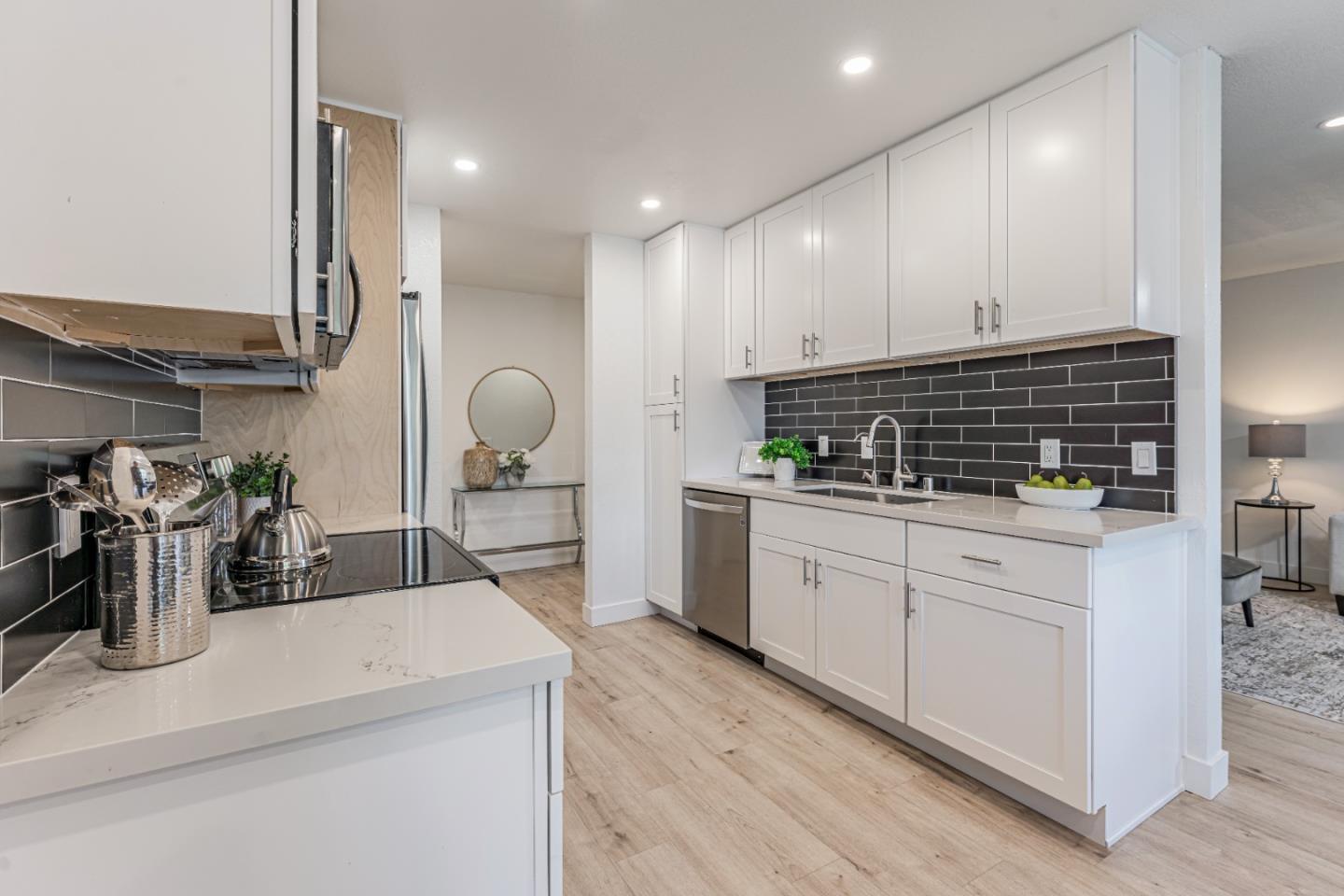 Detail Gallery Image 12 of 45 For 2077 Washington Ave #302,  San Leandro,  CA 94577 - 2 Beds | 2 Baths